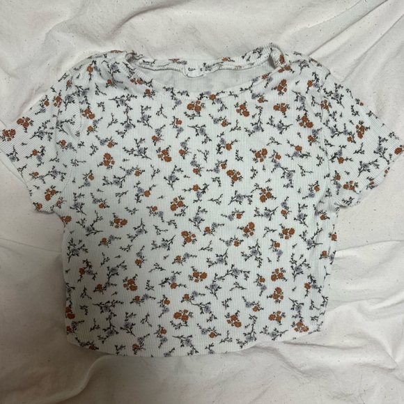 Garage floral top 🌸 - Picture 1 of 2